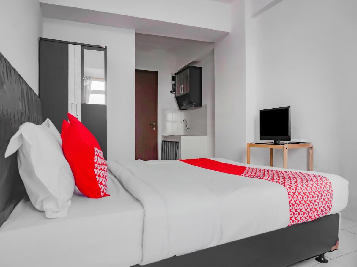 Oyo 90241 Sirooms Apartmen Gunung Putri Богор Экстерьер фото